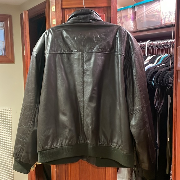 Cowhide leather bomber jacket - Picture 2 of 3